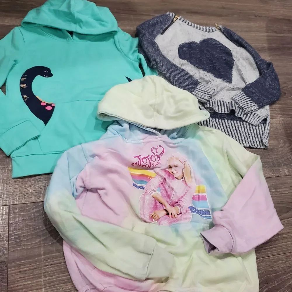 Girls Hoodie/Sweater Set Size 7-8 Multicolor Graphic Hoodies 3 Pieces